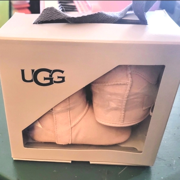 Brand New Toddler Girl Ugg Boots size 4 Jesse Bow II faux suede - Picture 7 of 8